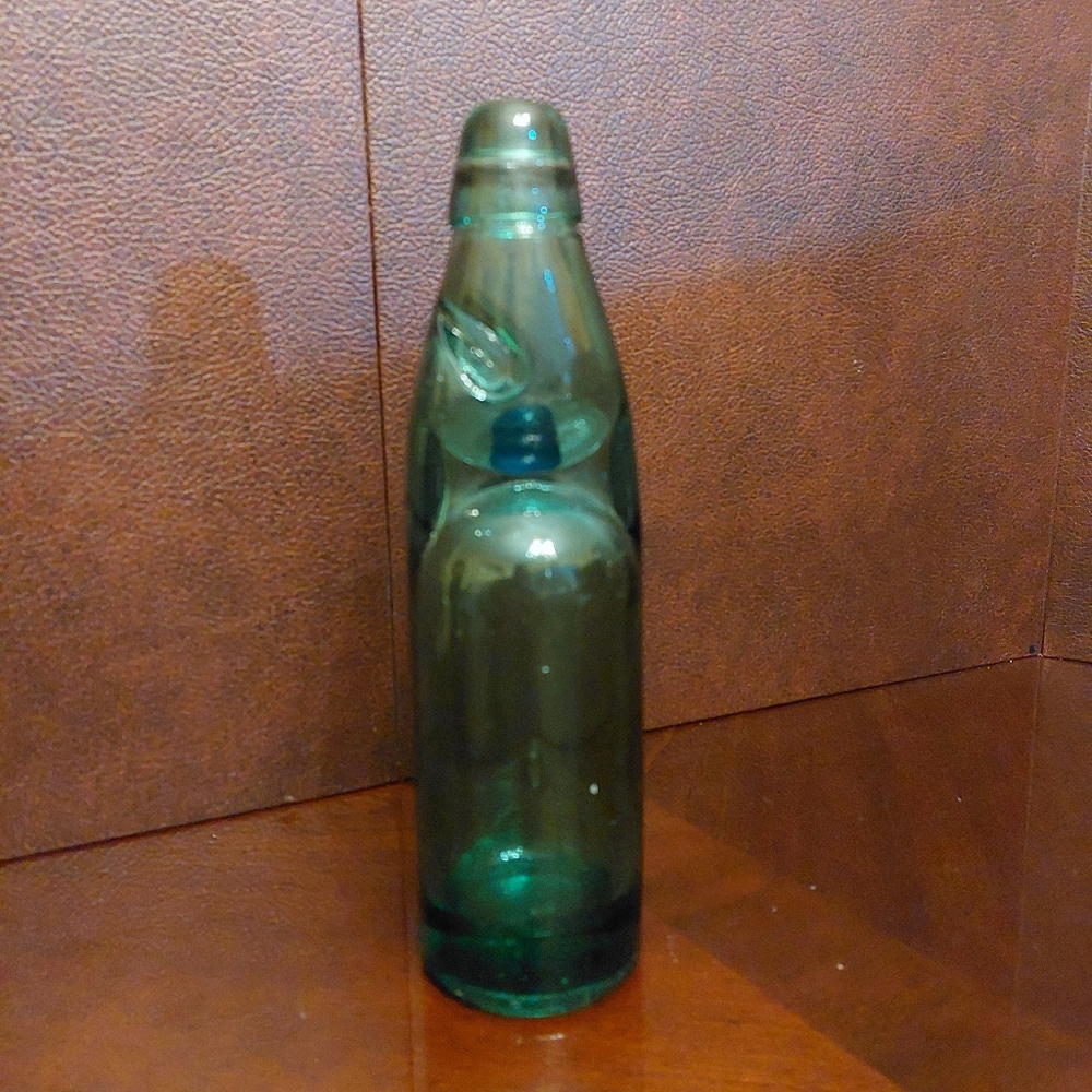 Antique 1890-1930 Victory Codd Neck Marble Codswallop Green Glass Soda bottle